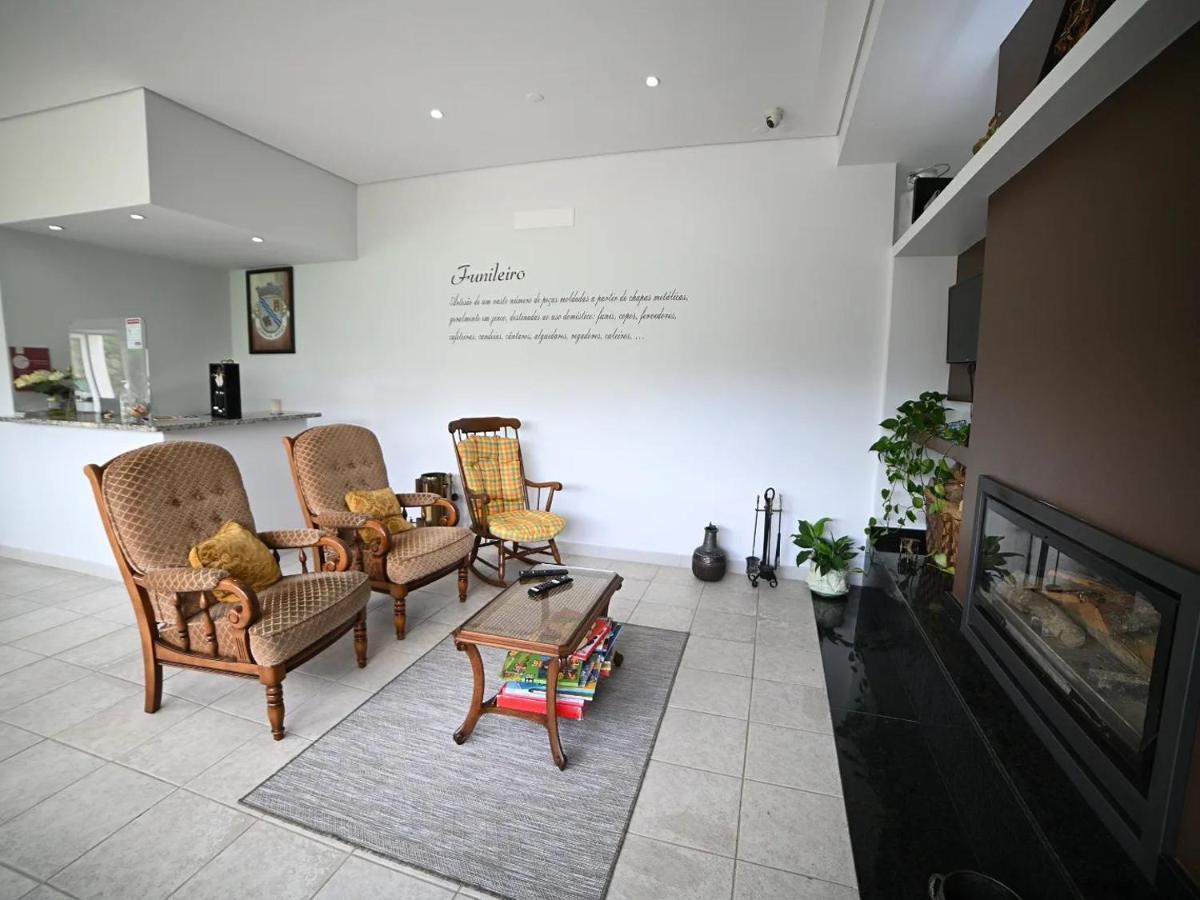 Funileiro, Apartamentos E Quartos Amares Exterior foto